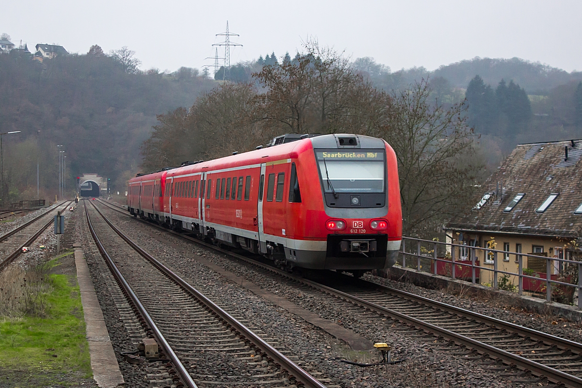  (20141129-100916_612 120_Idar-Oberstein_RE 3302_Frankfurt Hbf-Saarbrücken_a.jpg)