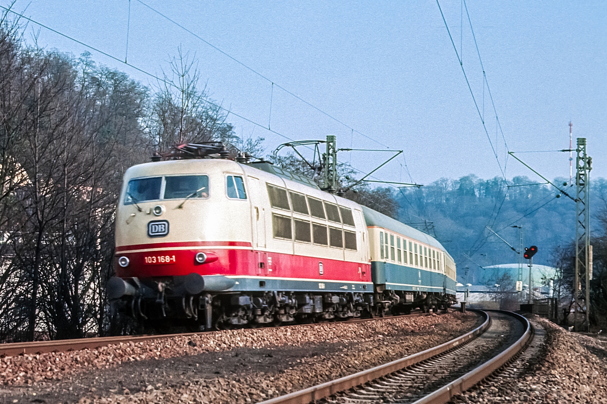  (19830309_21-07_103 168_Saarbrücken Ost_Beschleunigungsmeßzug_a.jpg)