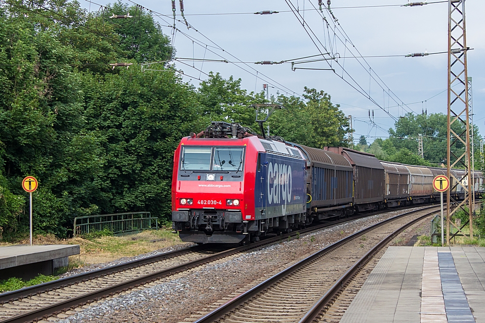  (20140627-181946_SBB 482 030_DGS 90992_SSR-Beddingen_a.jpg)