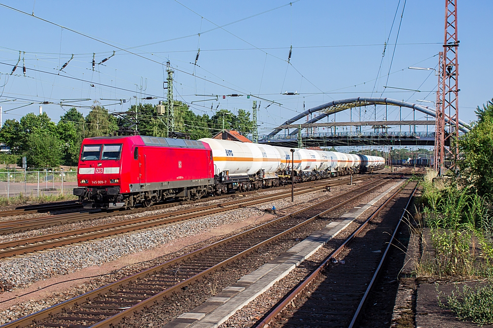  (20140718-183042_145 009_Dillingen_GC 98806 Forbach-Millingen beladen mit Vinylchlorid_a.jpg)