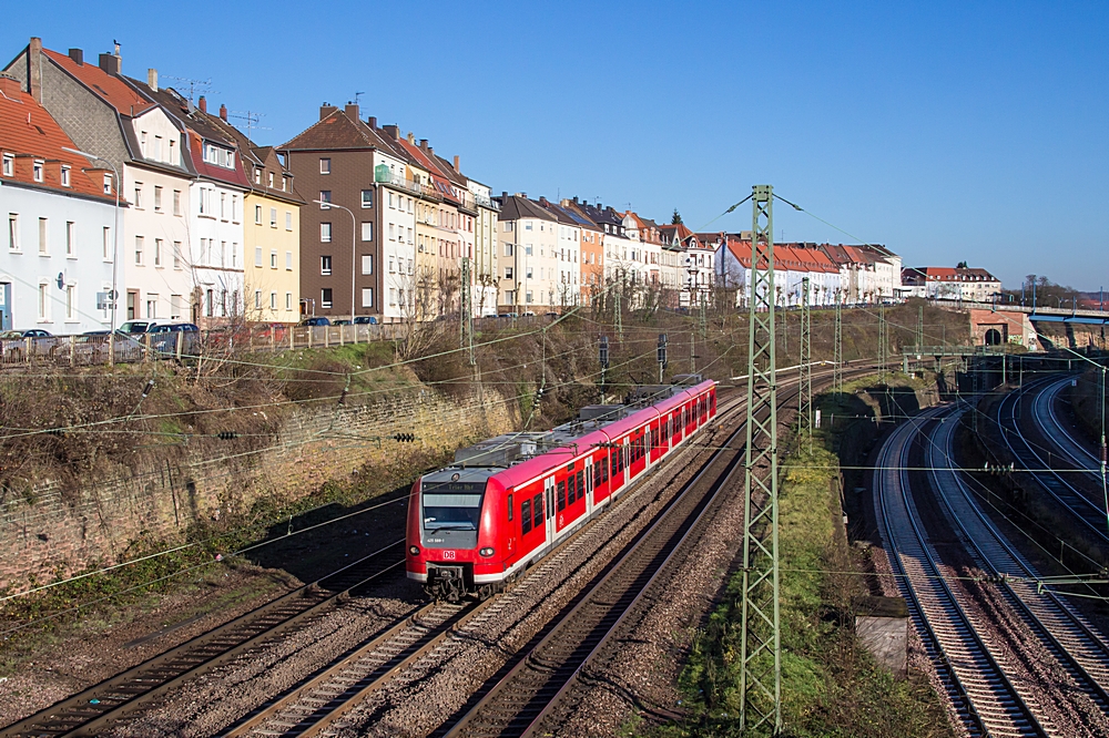  (20151208-133316_425 588_Saarbrücken-Malstatt_RB 33718_SHO-STR_a.jpg)