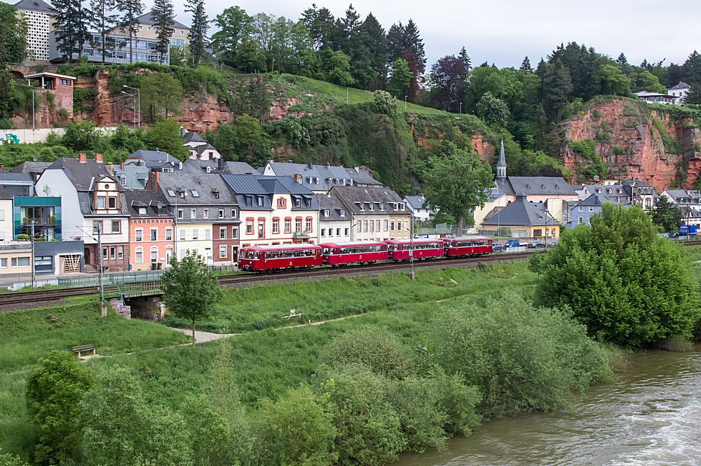  (20160514-113642_796 784-998 172-998 271-796 785_Trier-Pallien_DPN 25561_Speicher - Trier West - Trier Hbf_b.jpg)