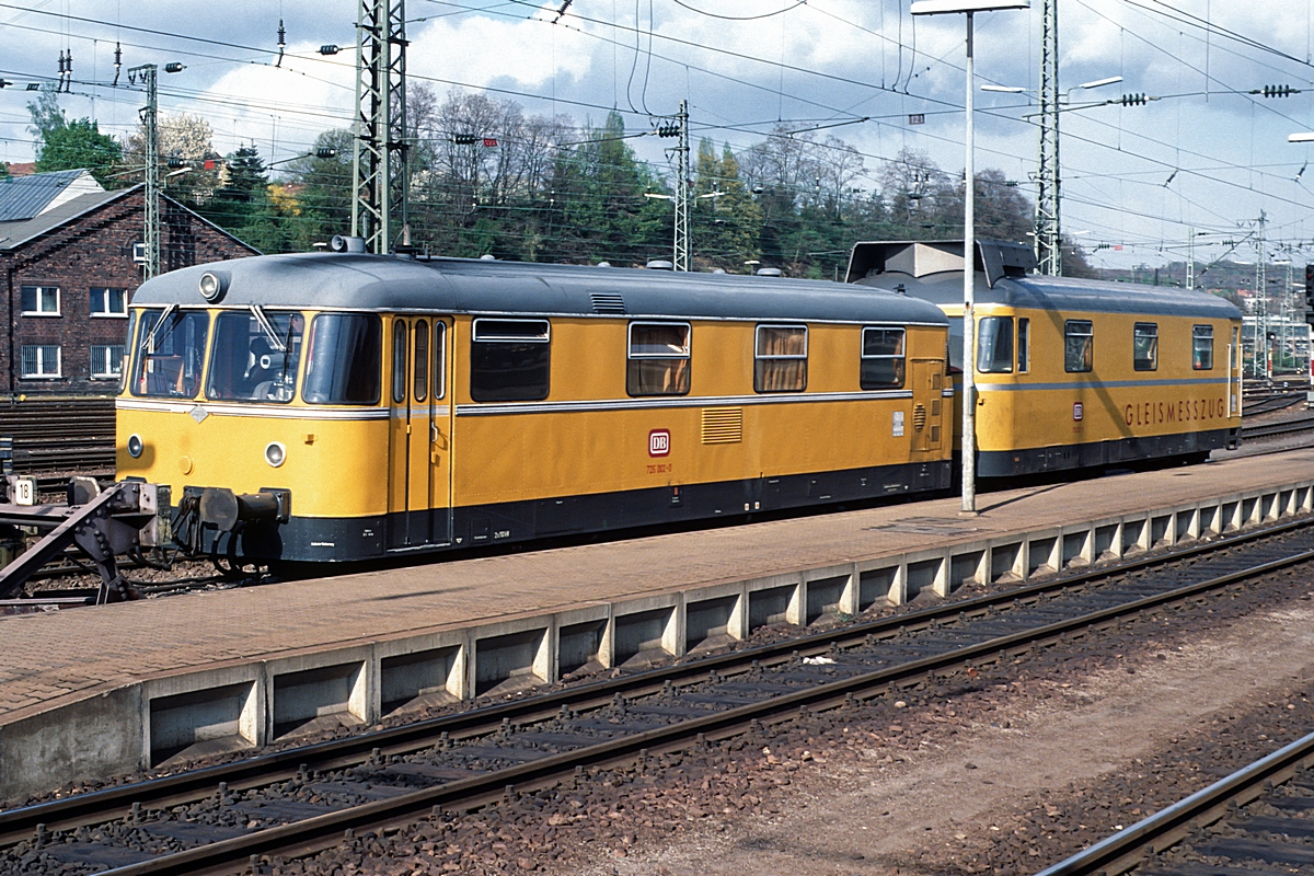  (19910412_55-35_725 002-726 002_Saarbrücken Hbf_b.jpg)