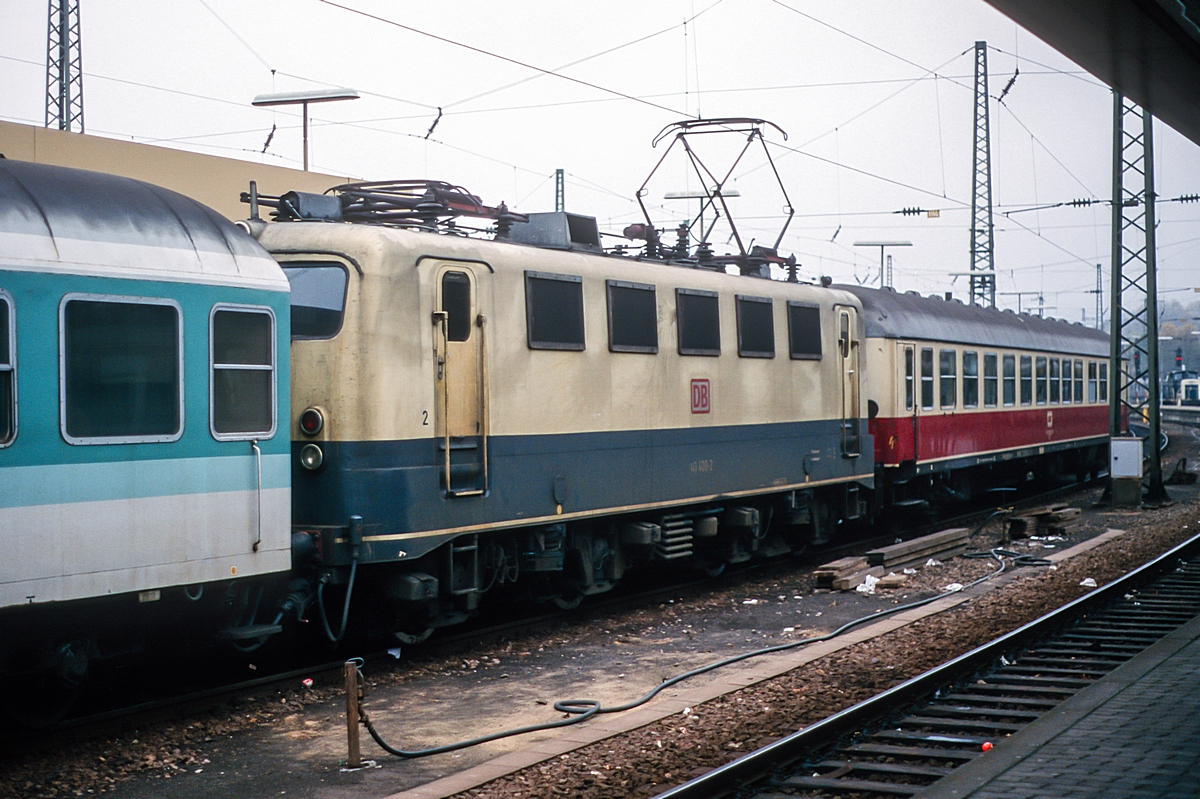  (19941112_60-18_141 400_Saarbrücken Hbf_LR.jpg)