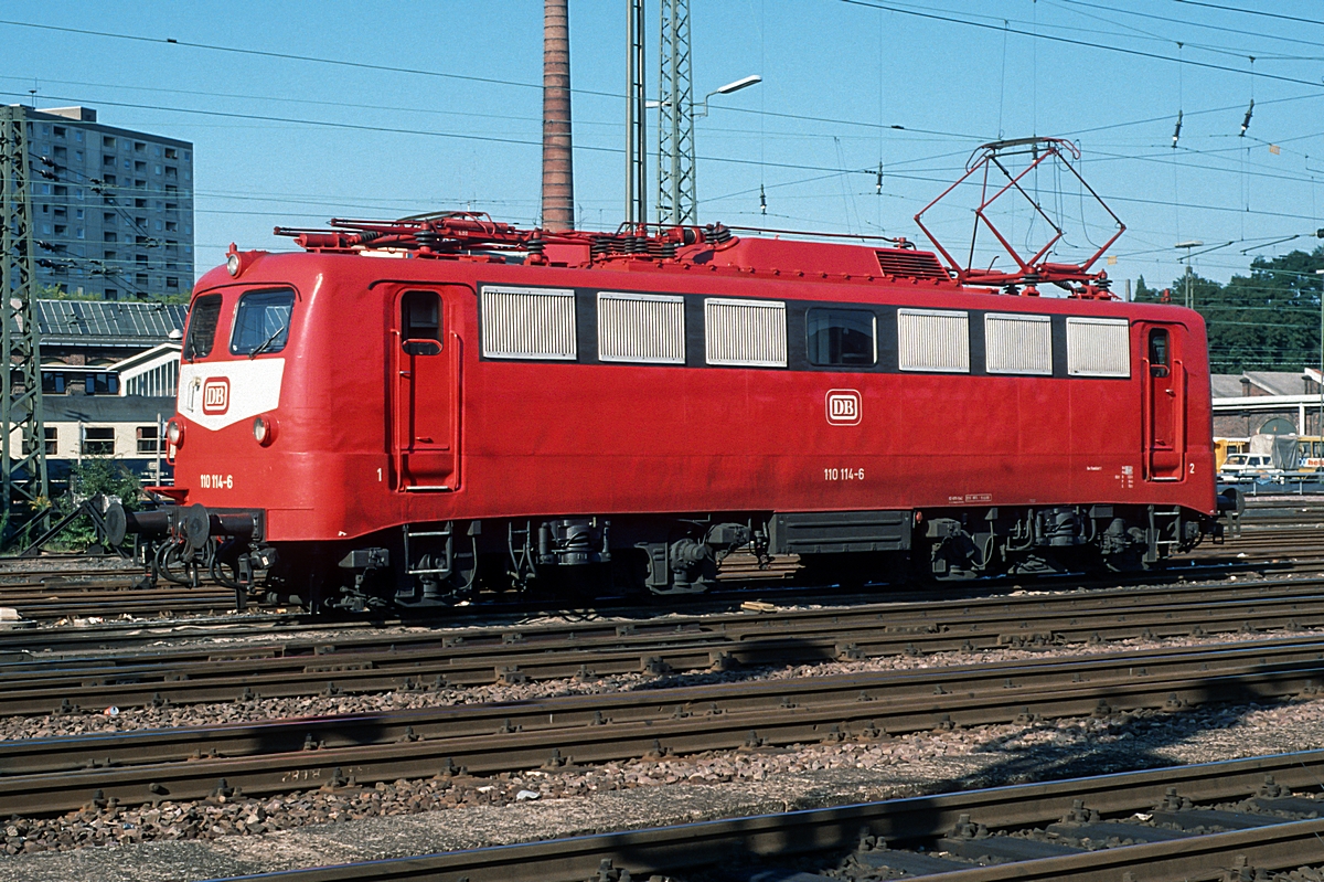  (19880907_49-07_110 114_Saarbrücken Hbf_a.jpg)