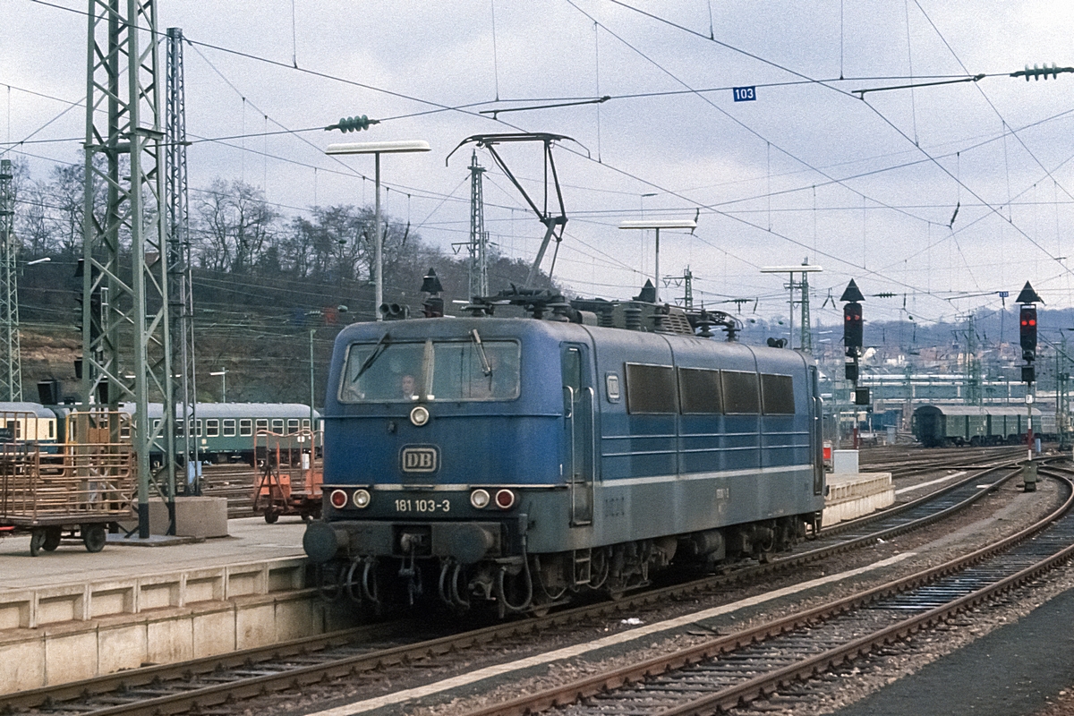  (19830131_20-17_181 103_Saarbrücken Hbf_a.jpg)