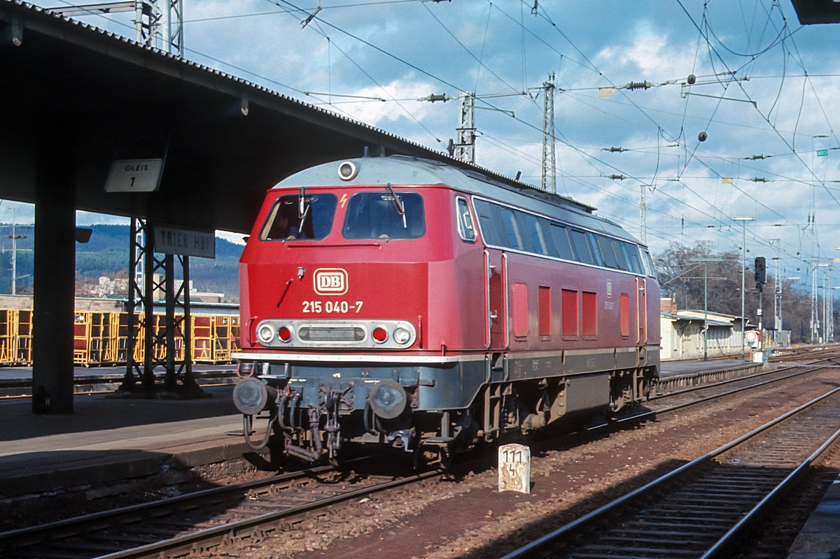  (19830130_20-07_215 040_Trier Hbf_b.jpg)