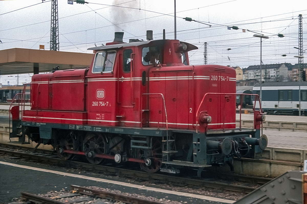  (19830131_20-13_260 754_Saarbrücken Hbf_a1.jpg)