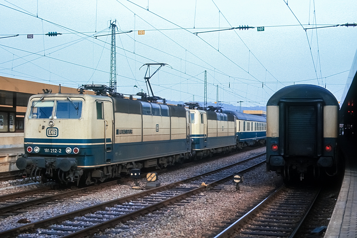  (19830309_21-08_181 212-181 216_Saarbrücken Hbf_b.jpg)