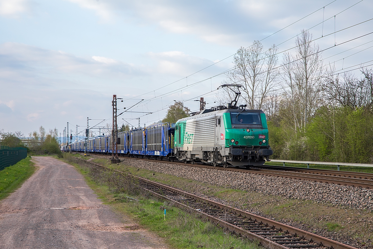  (20230416-184300_SNCF 437010_Ensdorf_DGS 48232_SSLS - Metz-Sablon (Rail Cargo Carrier Germany mit Kia)_b1.jpg)