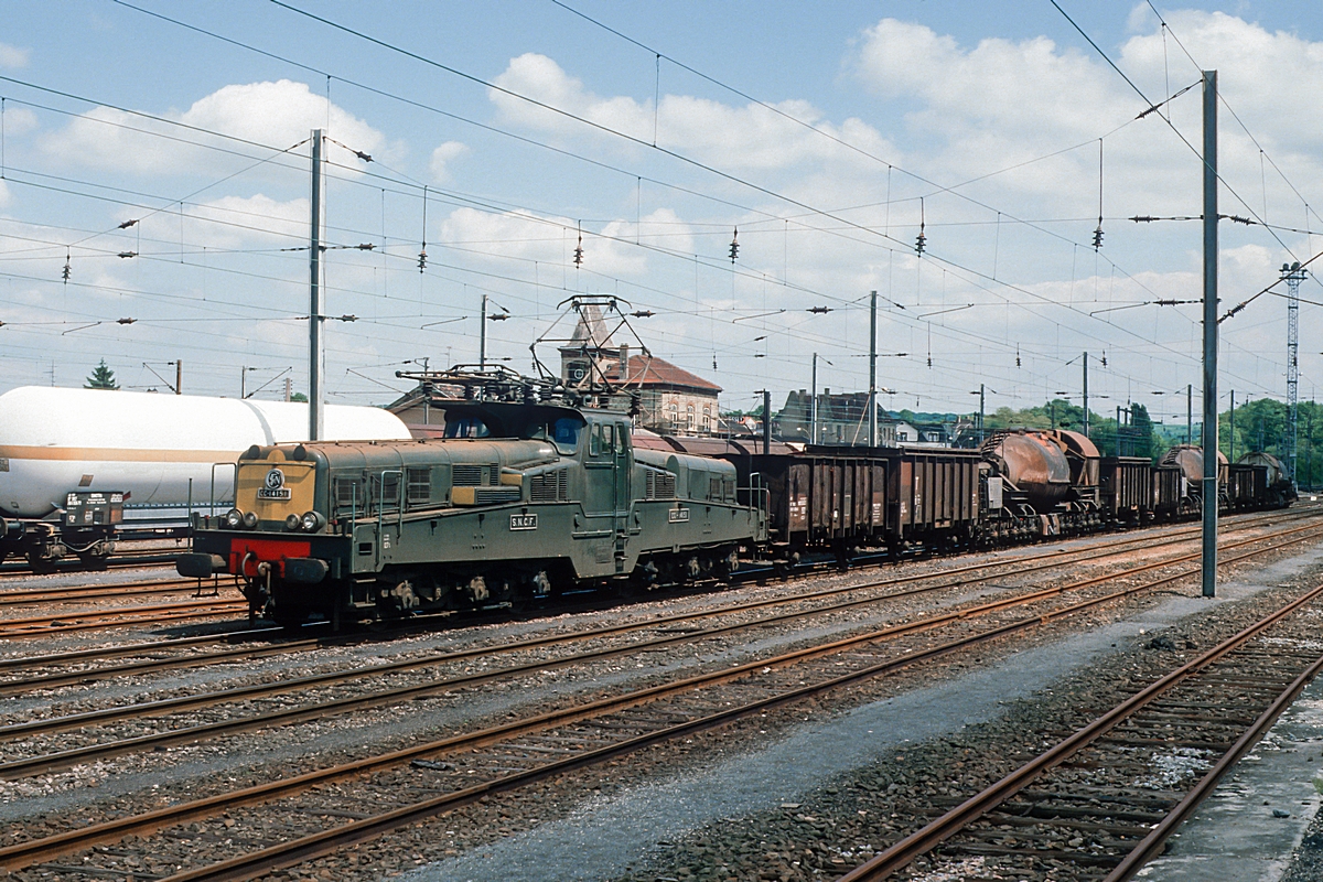  (19860609_38-39_SNCF 14151_Bouzonville_b.jpg)