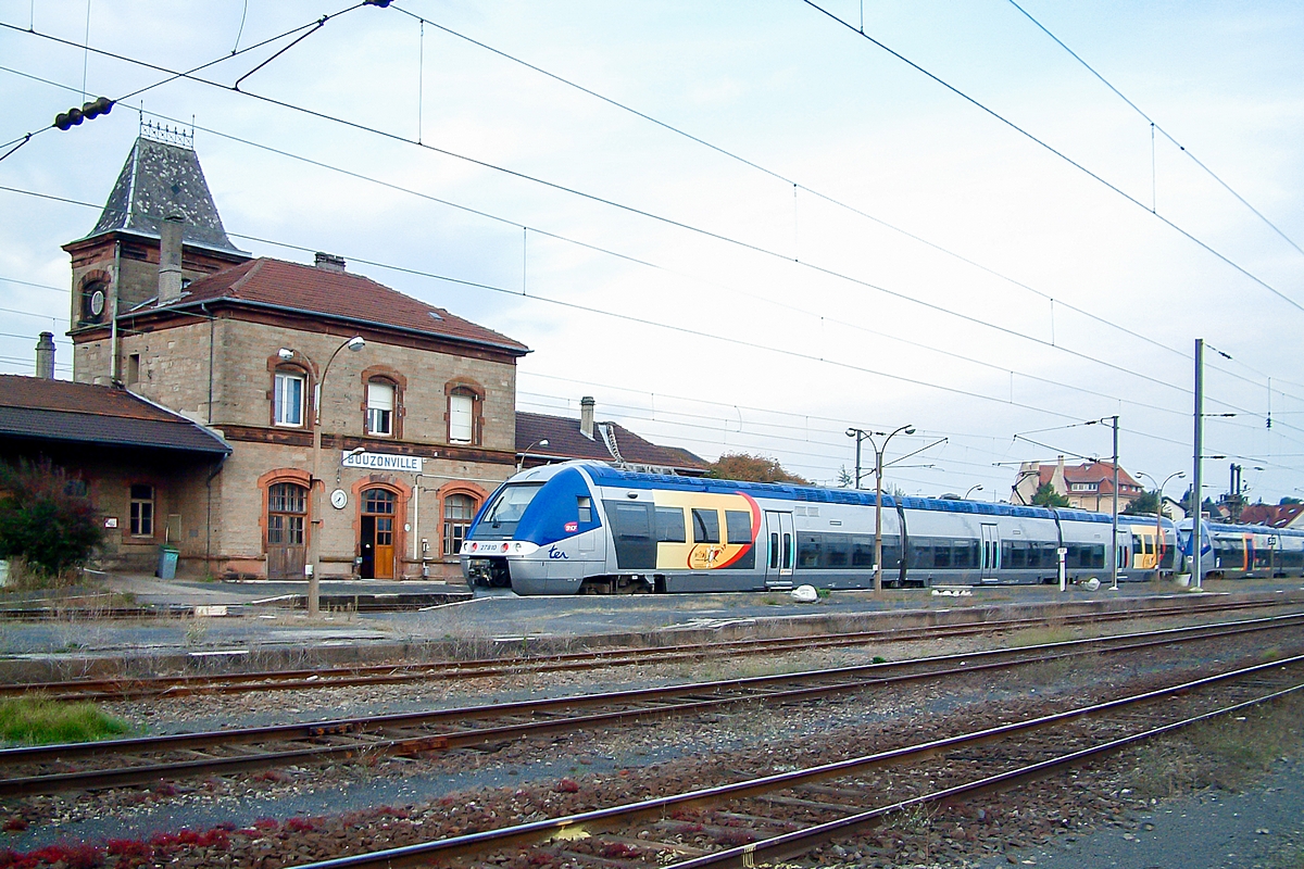  (20090928-183916_SNCF 27810_Bouzonville_b2.jpg)