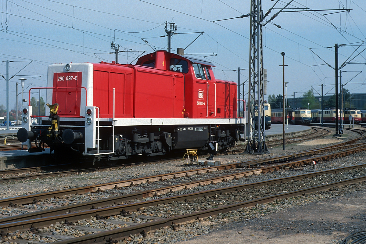  (19880429_46-49_290 097_Hannover Messebahnhof_a.jpg)