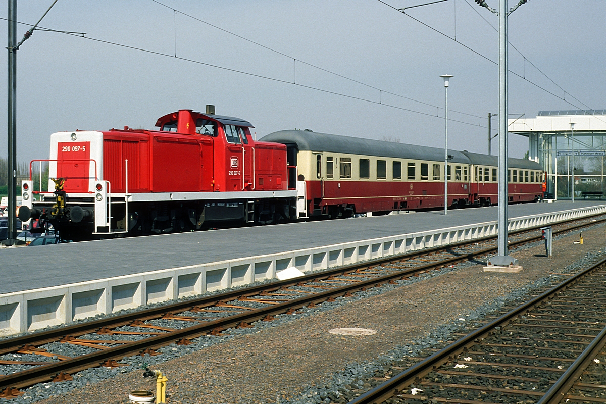  (19880429_47-03_290 097_Hannover Messebahnhof_b.jpg)