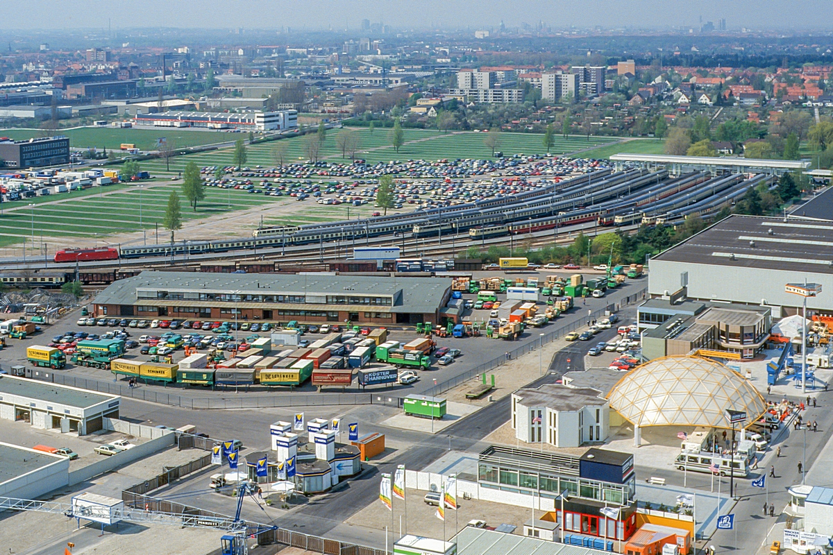  (19880429_47-06_Messebahnhof Hannover_b.jpg)