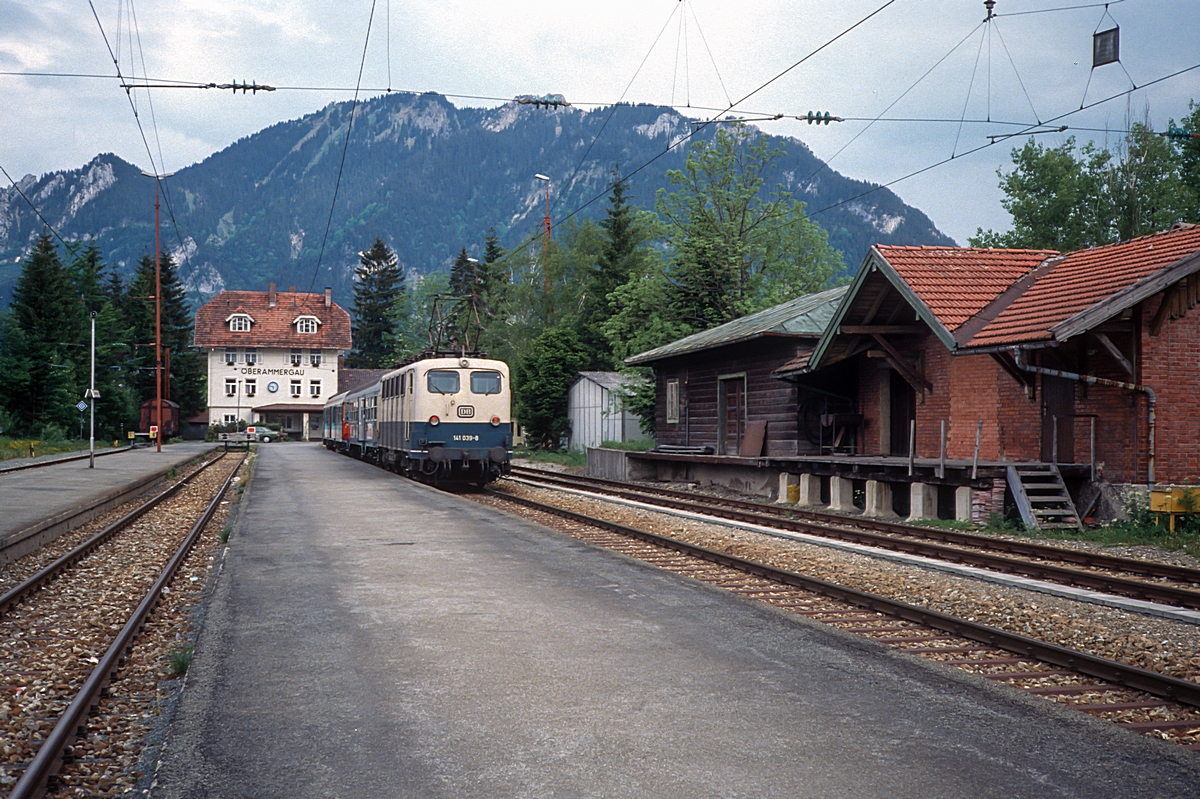  (19920529-174800_56-41_141 039_Oberammergau_N 6629_Murnau-Oberammergau_b.jpg)