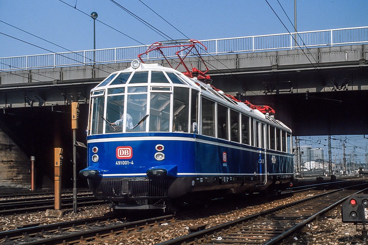  (19863107_39-26_491 001_München Hbf_b.jpg)