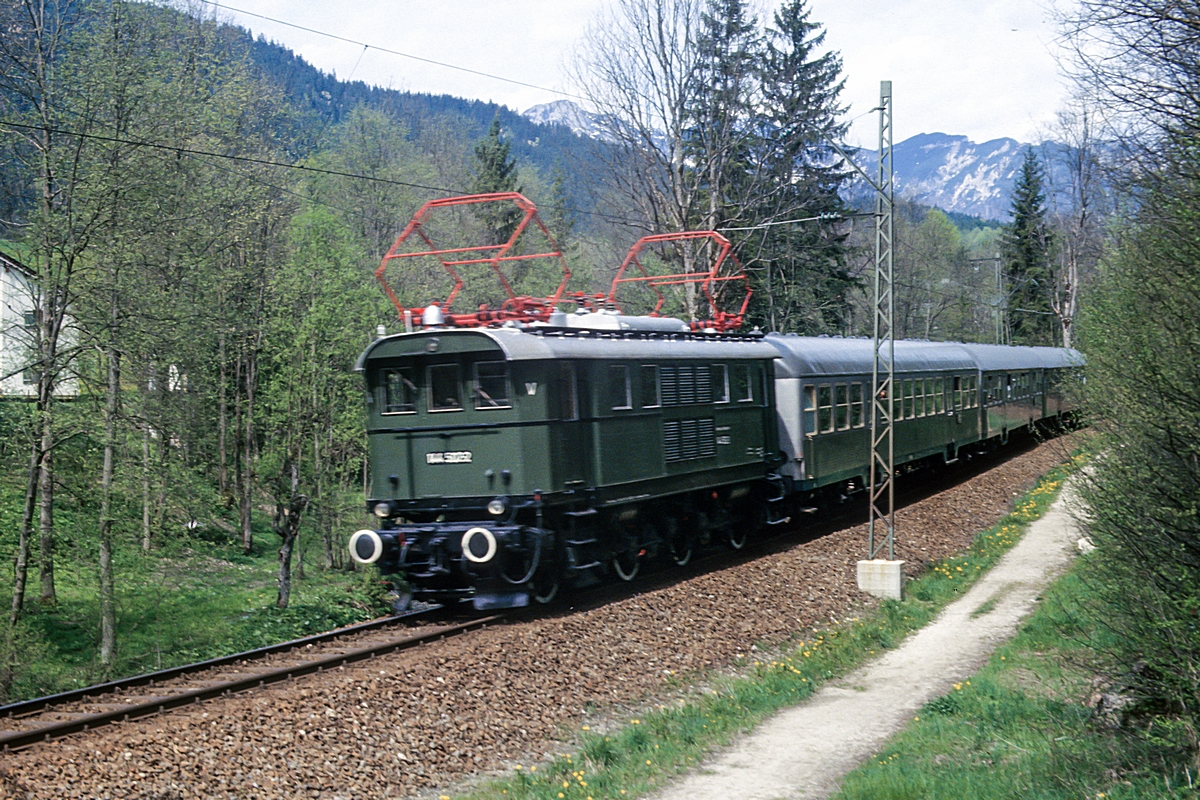  (19830501_27-09_144 502_zw Bischofswiesen und Gmundbrücke_N 5511_Freilassing-Berchtesgaden_b.jpg)