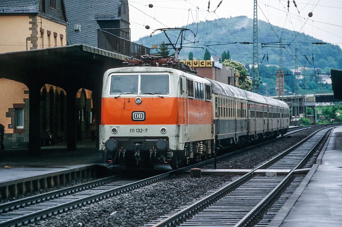  (19830524_27-11_111 132_Herborn_E 3555_Köln-Frankfurt_b.jpg)