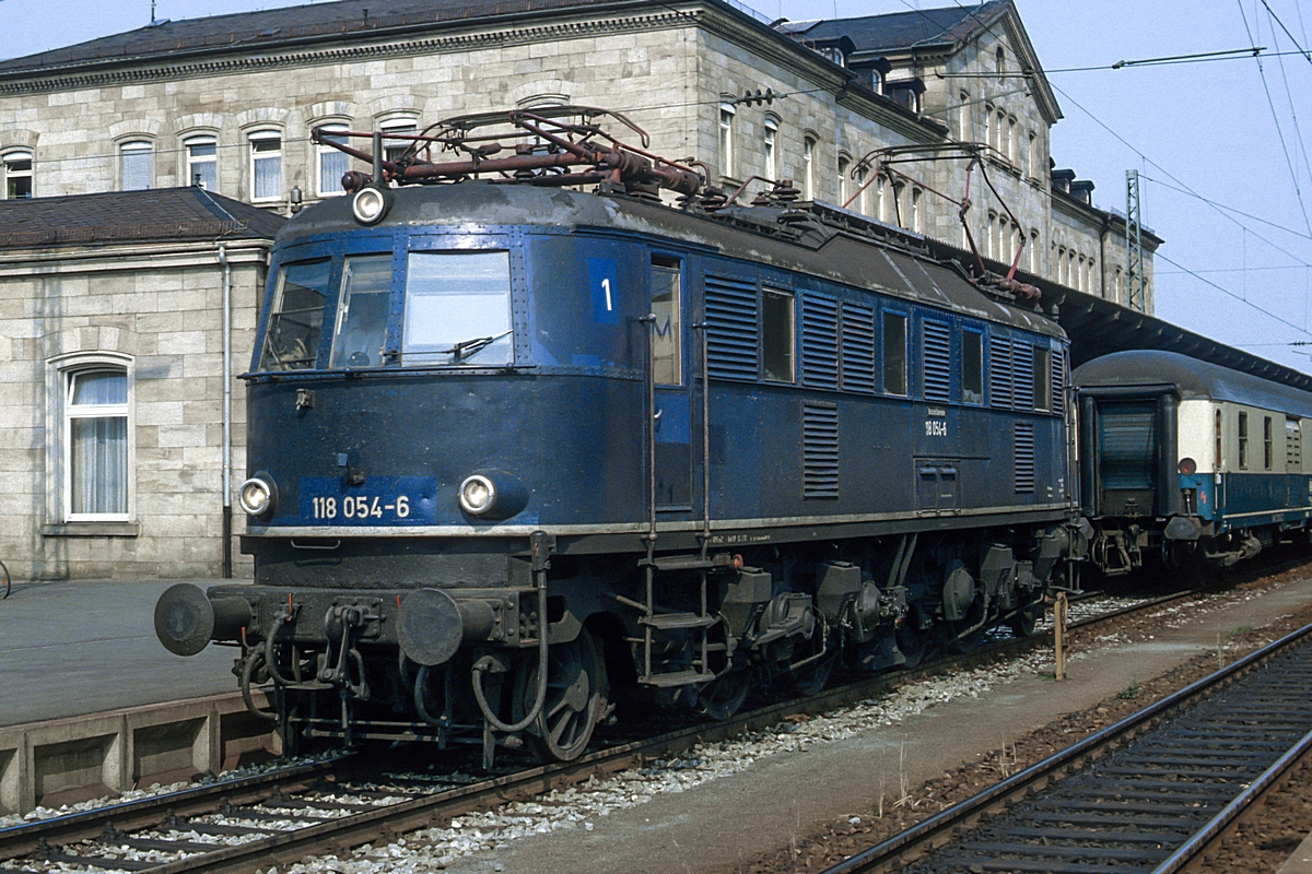  (19830810_30-07_118 054_Bamberg_D 2451_Stuttgart-Hof_b.jpg)