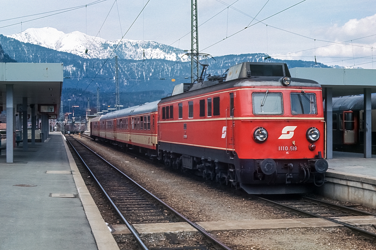  (19830328_22-33_ÖBB 1110 519_Garmisch_E 3687_von Reutte als E 687 - Garmisch-Partenkirchen - Innsbruck_b.jpg)