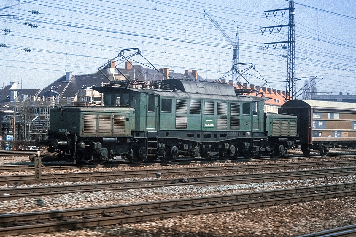  (19830330_23-18_194 038_München-Pasing_b.jpg)