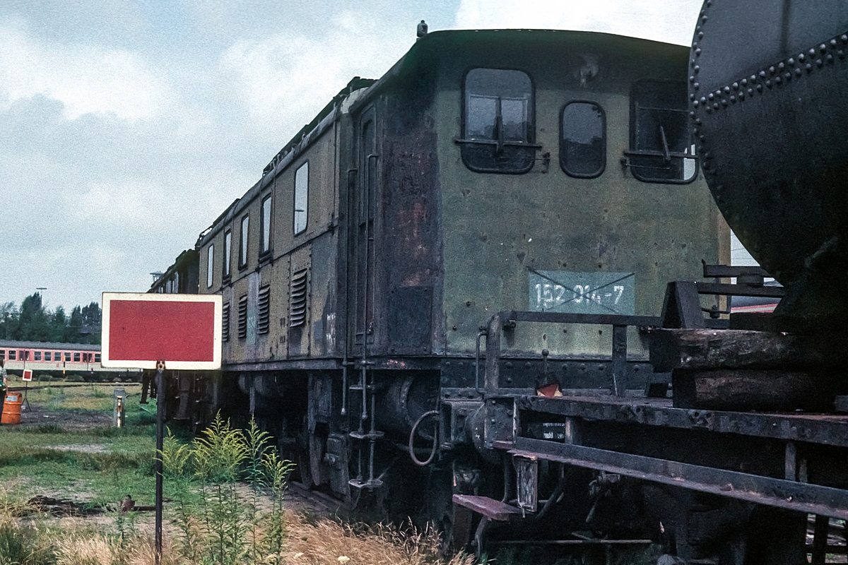  (19820804_14-20_152 014-191 002_Bw Nürnberg Hbf_b.jpg)