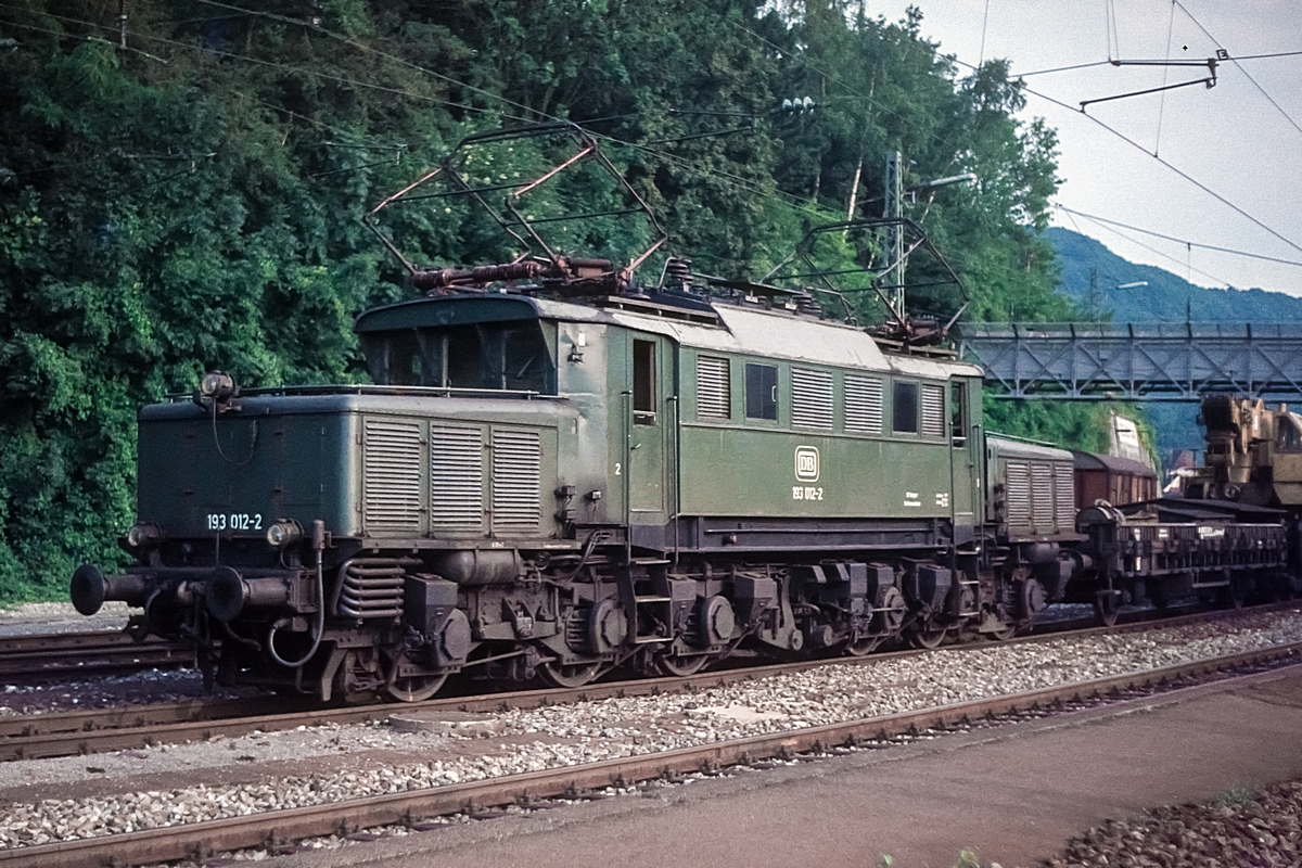  (19820816_15-34_193 012_Geislingen_Üg 68286_Amstetten-Geislingen_b.jpg)