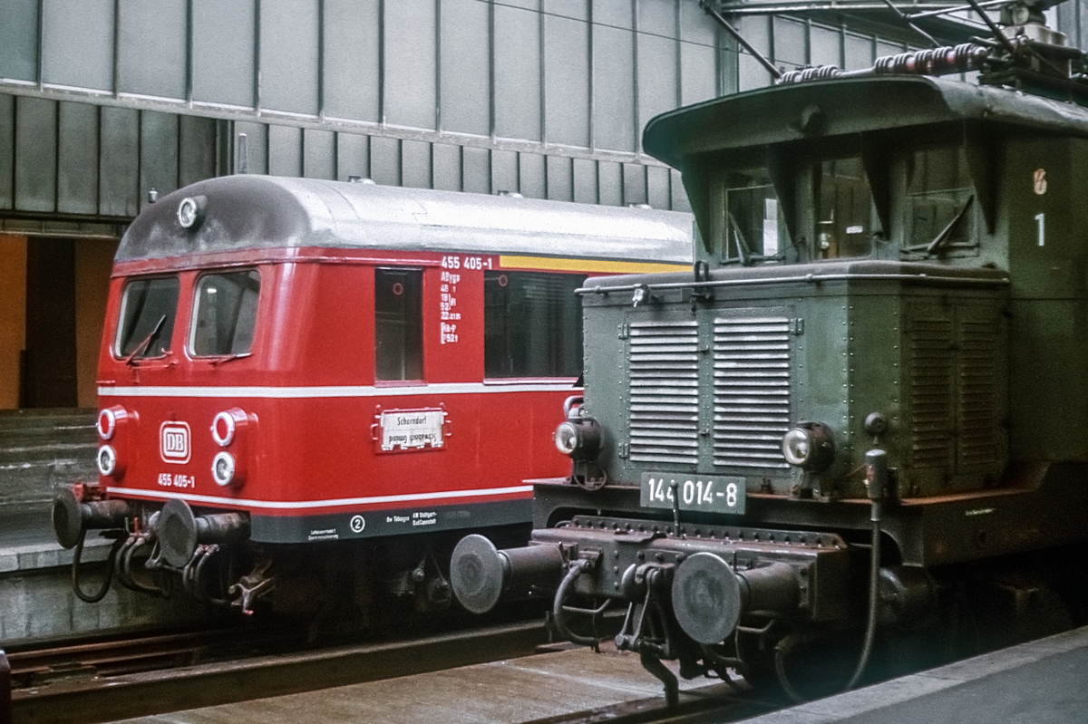  (19800718_05-24_455 405-144 014_Stuttgart Hbf_b.jpg)