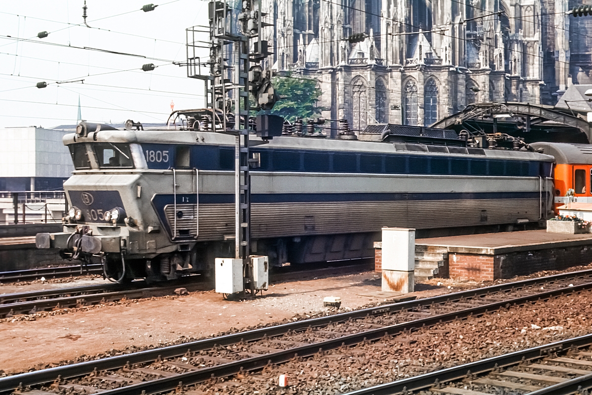  (19810625_07-44_SNCB 1805_Köln Hbf_b.jpg)