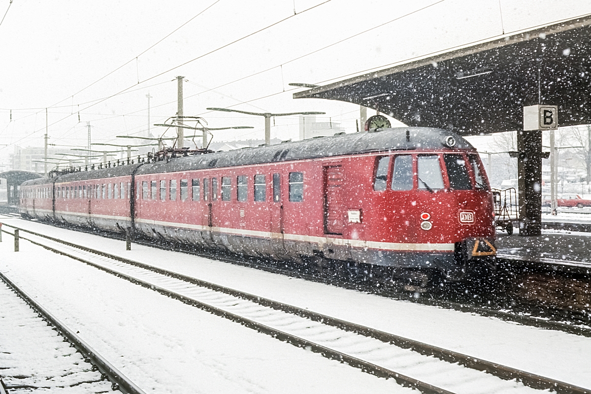  (19820223_11-45_456 107_Heidelberg Hbf_b.jpg)