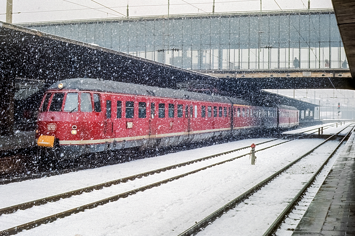  (19820223_11-47_456 405_Heidelberg Hbf_b.jpg)