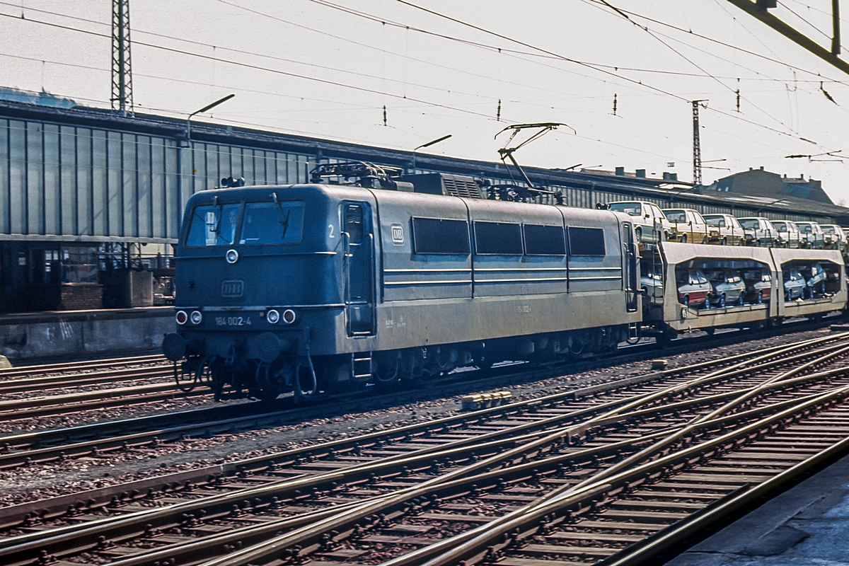  (19811004_10-34_184 001_Trier Hbf_a.jpg)