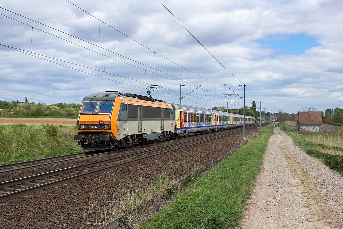  (20140415-143514_SNCF 26142_Hochfelden_TER 835020a.jpg)