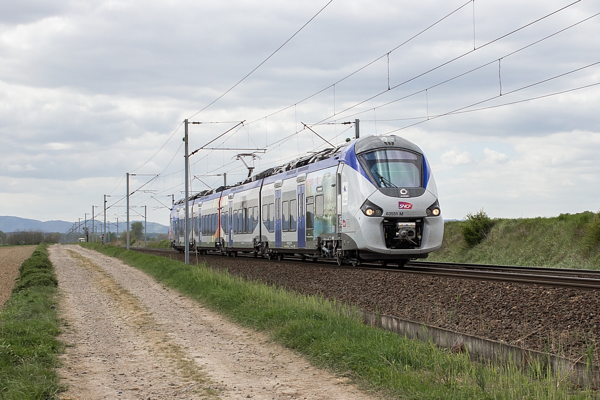  (20140415-143844_SNCF 83551M_Hochfelden_a.jpg)