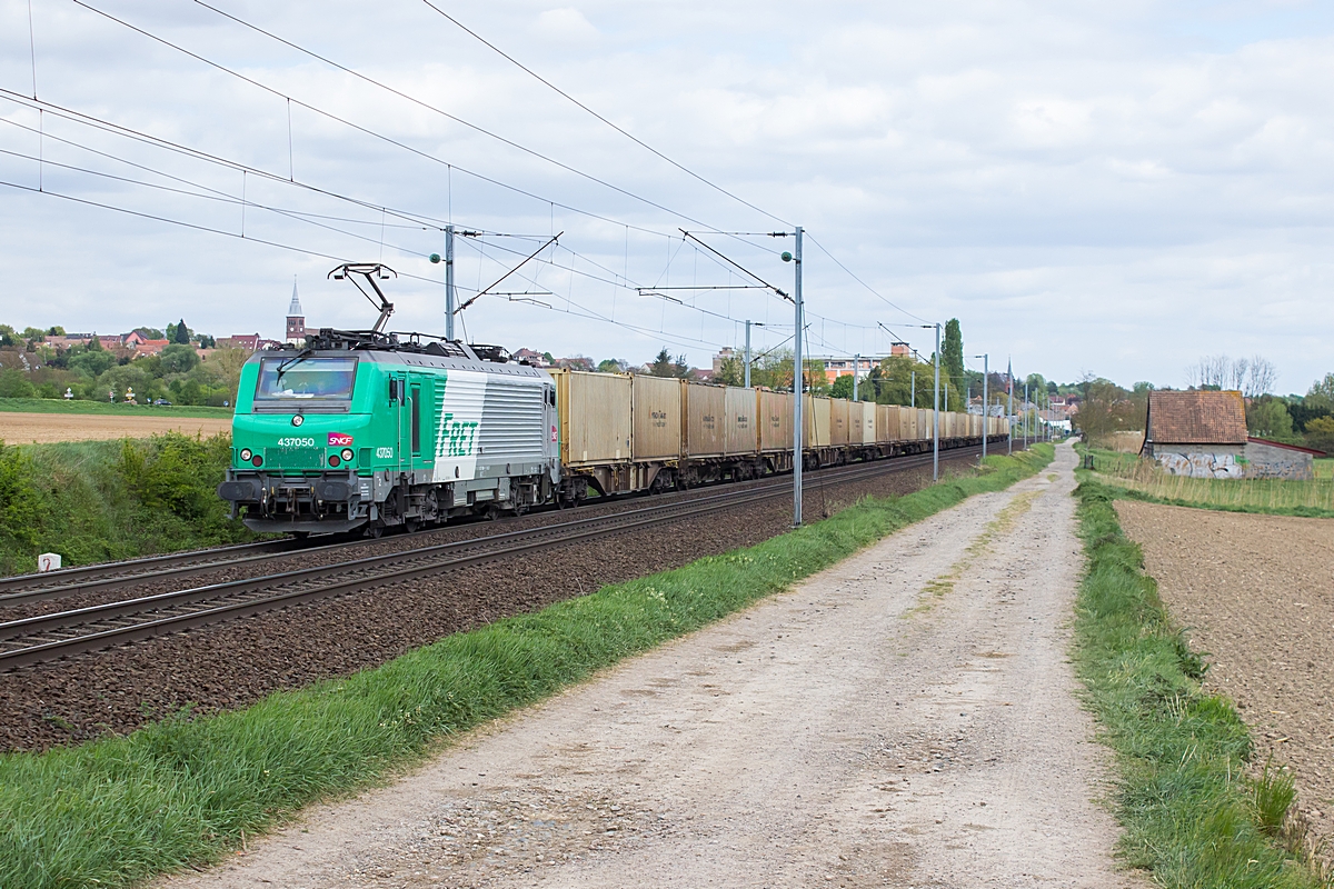  (20140415-154246_SNCF 437050_Hochfelden_a.jpg)