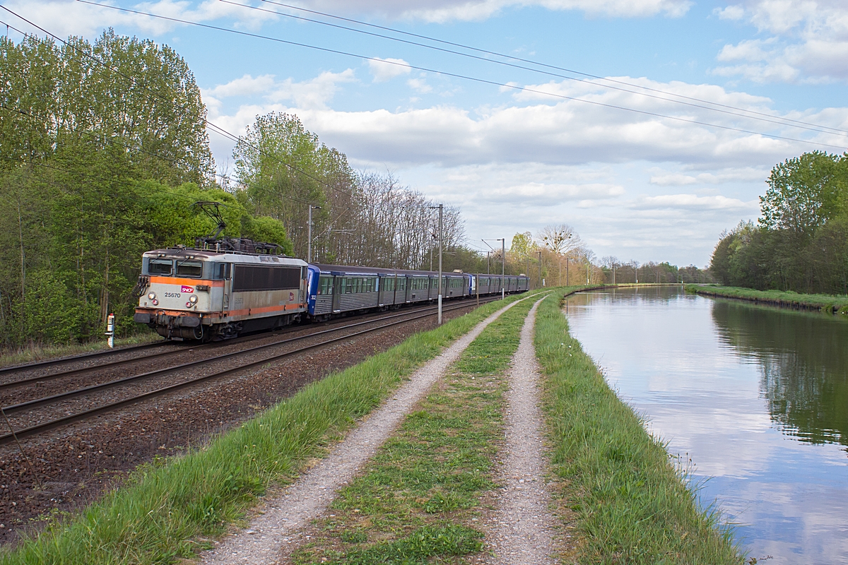  (20140415-180536_SNCF 25670_Steinbourg_TER 830122_Strasbourg-Saverne_a.jpg)