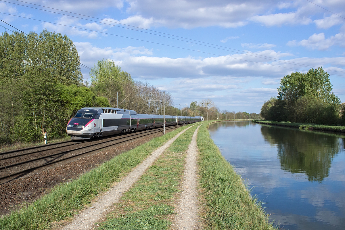  (20140415-180840_SNCF 506_Steinbourg_TGV 2452a.jpg)