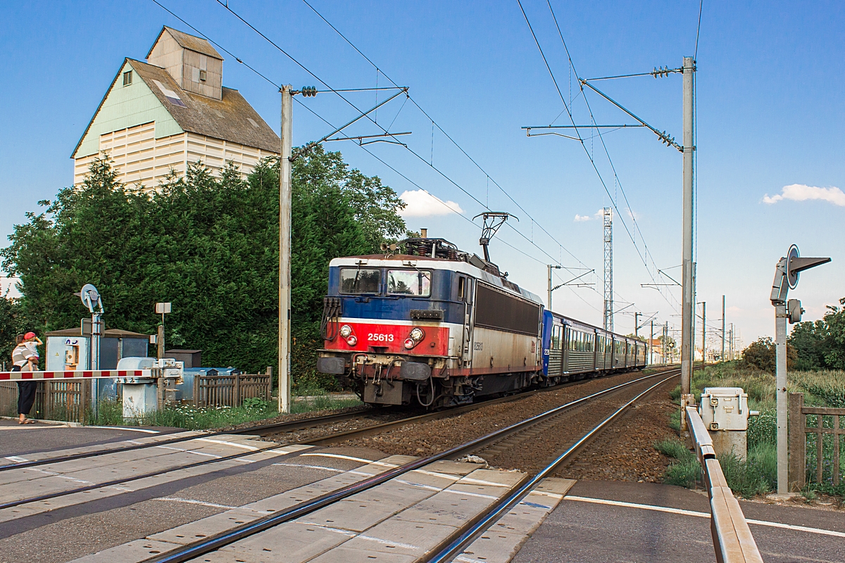  (20140801-174246_SNCF 25613_Mommenheim_TER 830122_Strasbourg-Saverne_a.jpg)