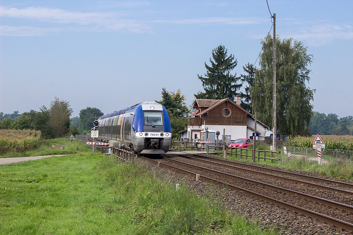  (20140905-112238_SNCF 76641_Hoerdt_TER 830520_Strasbourg-Haguenau_b.jpg)