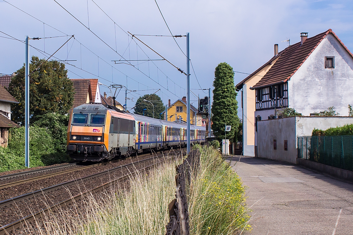  (20140905-143448_SNCF 26143_Hochfelden_TER 835020_Strasbourg-Nancy_a.jpg)