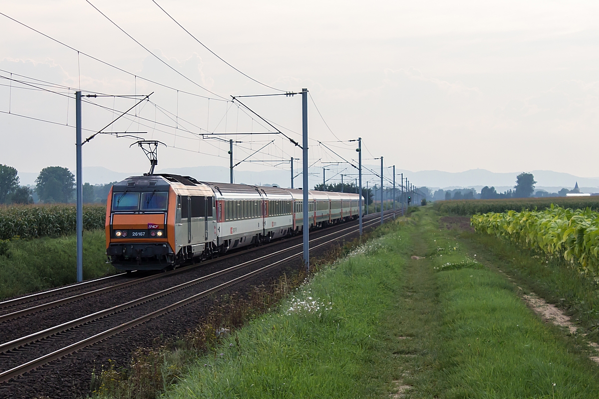  (20140905-181238_SNCF 26167_Hochfelden_Ex 97 Iris_Bruxelles-Midi - Basel SBB_a.jpg)