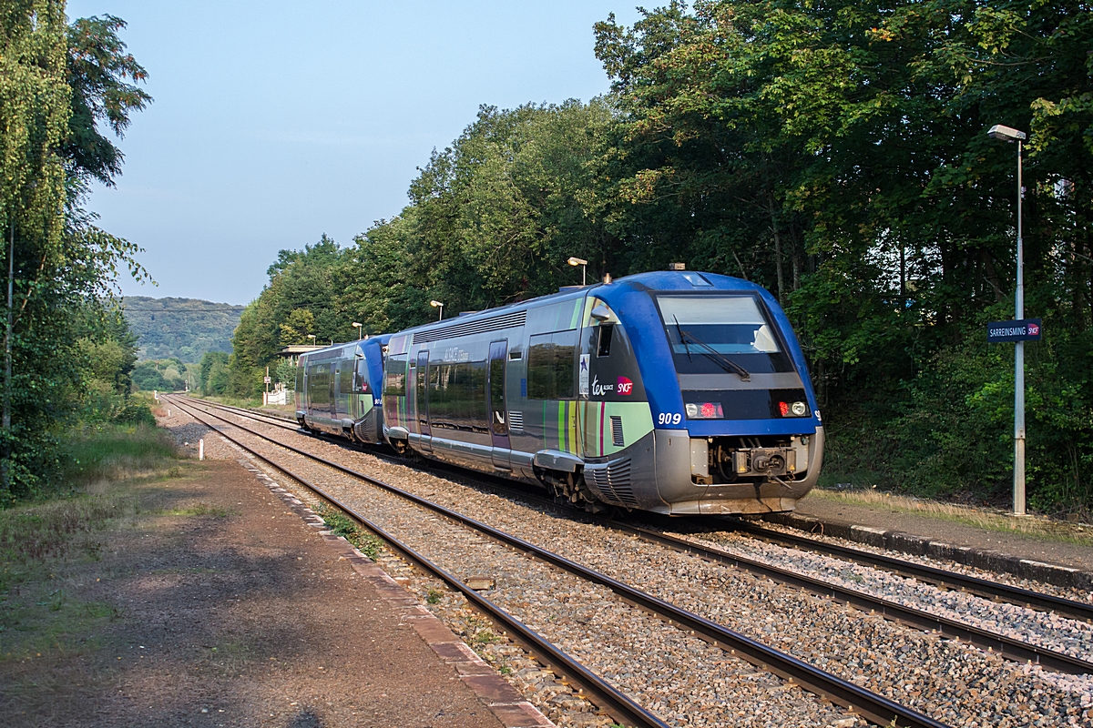  (20140909-184428_SNCF 73909-73908_Sarreinsming_TER 23911_Saarbrücken-Strasbourg_b.jpg)