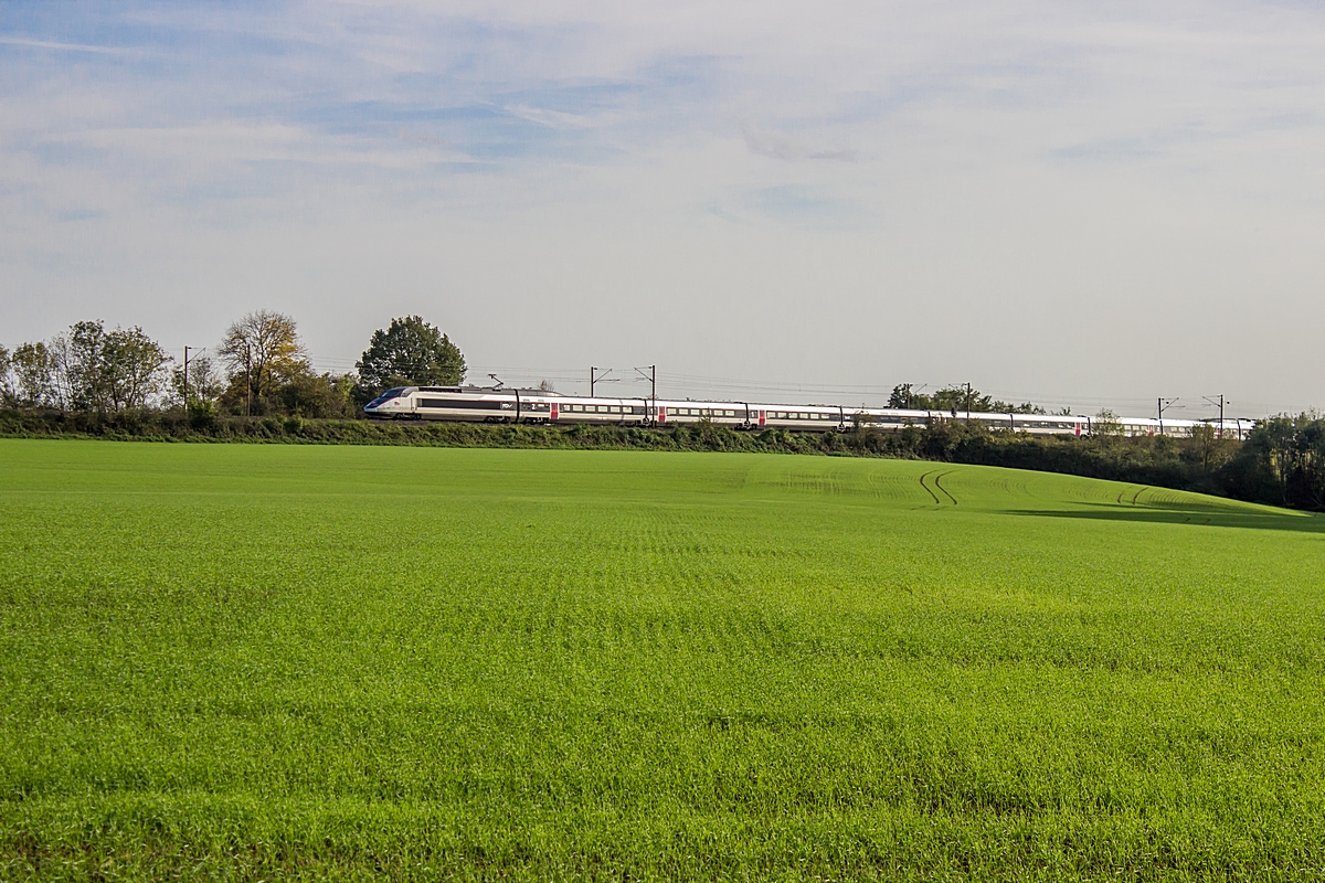  (20141019-162350_Zoufftgen_TGV 2881_Luxembourg-Paris Est_b.jpg)