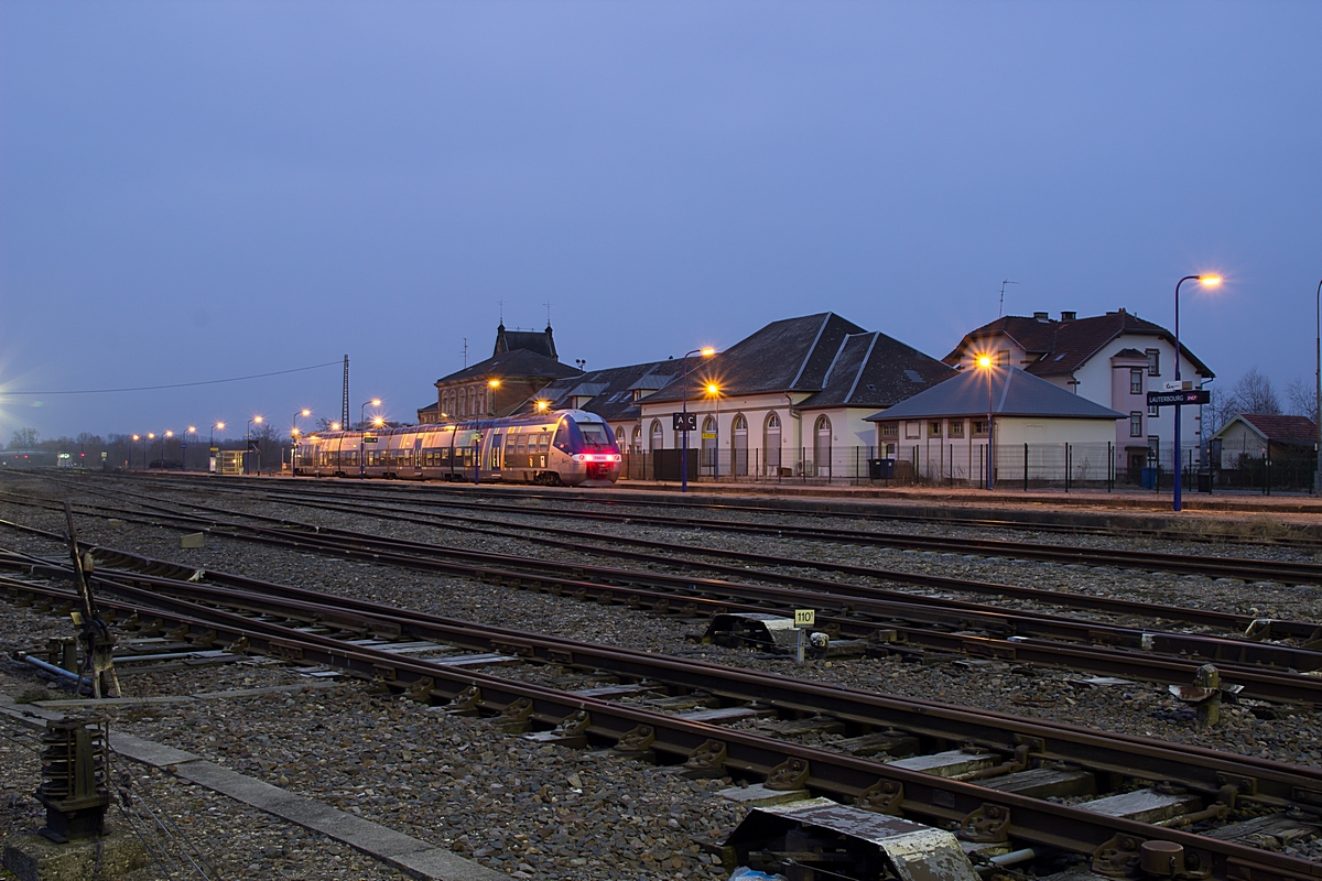  (20150323-060518_SNCF 76654_Lauterbourg_TER 830703_Lauterbourg-Strasbourg_b.jpg)