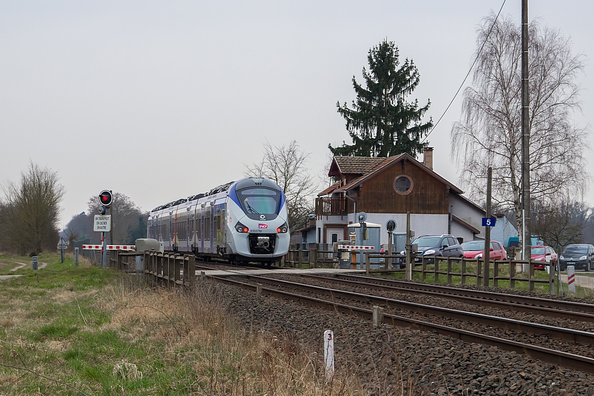  (20150323-084140_SNCF 83557M_Hoerdt_TER 830517_Haguenau-Strasbourg_a.jpg)