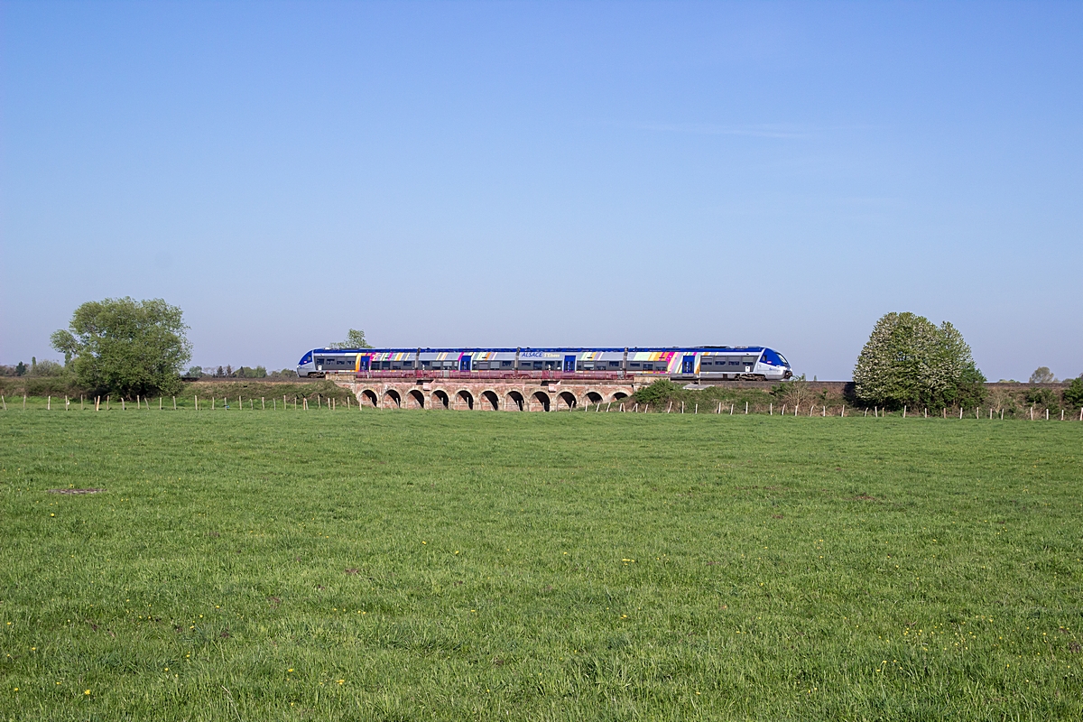  (20150422-085354_Hoerdt_TER 832905_Haguenau-Strasbourg_b.jpg)