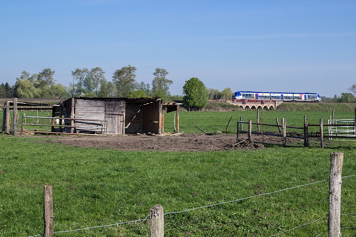  (20150422-095548_Hoerdt_TER 830514_Strasbourg-Haguenau_b.jpg)