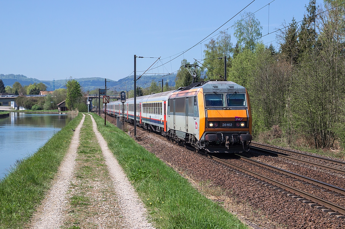  (20150422-125200_SNCF 26162_Steinbourg_IC 91 Vauban_Bruxelles Midi - Basel SBB_b.jpg)