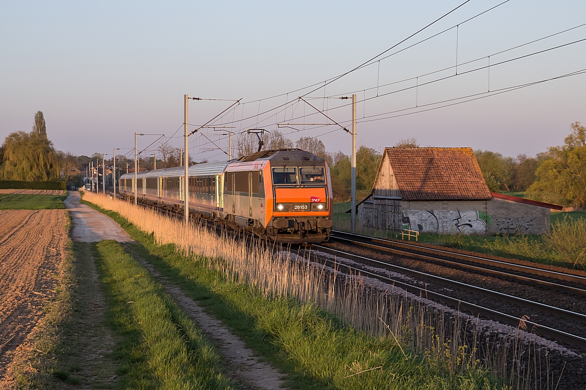  (20150422-200708_SNCF 26153_Hochfelden_TER 298_Strasbourg - Luxembourg_a.jpg)